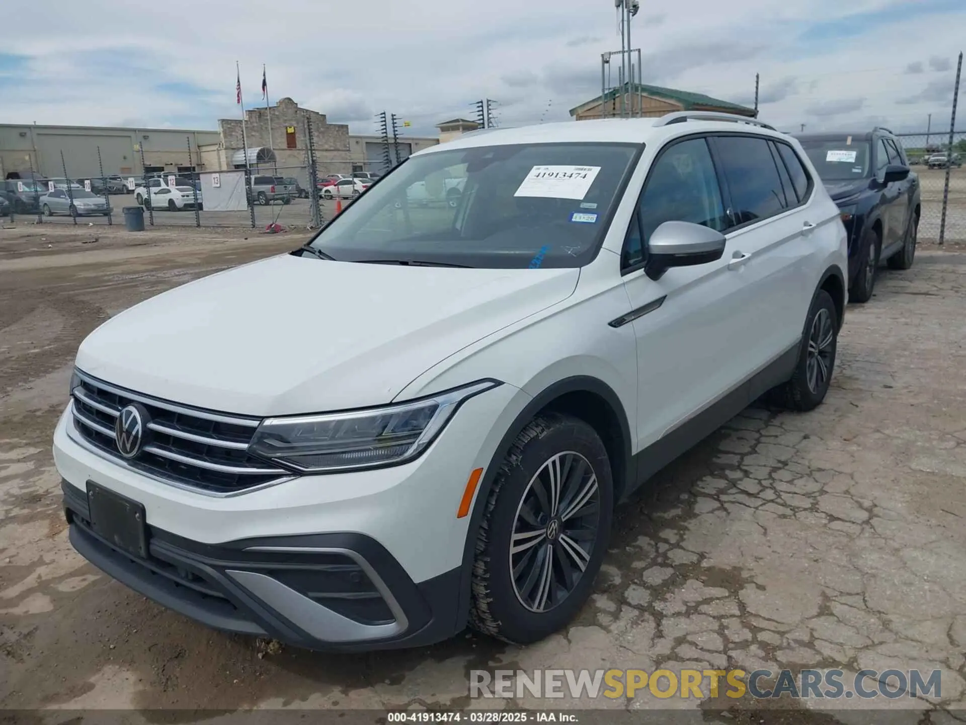 2 Photograph of a damaged car 3VV5B7AX1RM232736 VOLKSWAGEN TIGUAN 2024