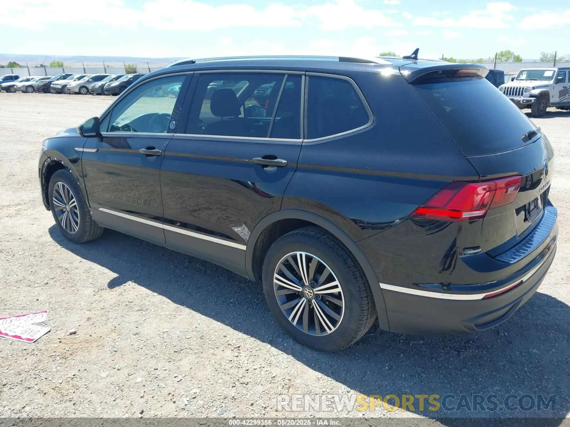 3 Photograph of a damaged car 3VV5B7AX7RM232983 VOLKSWAGEN TIGUAN 2024