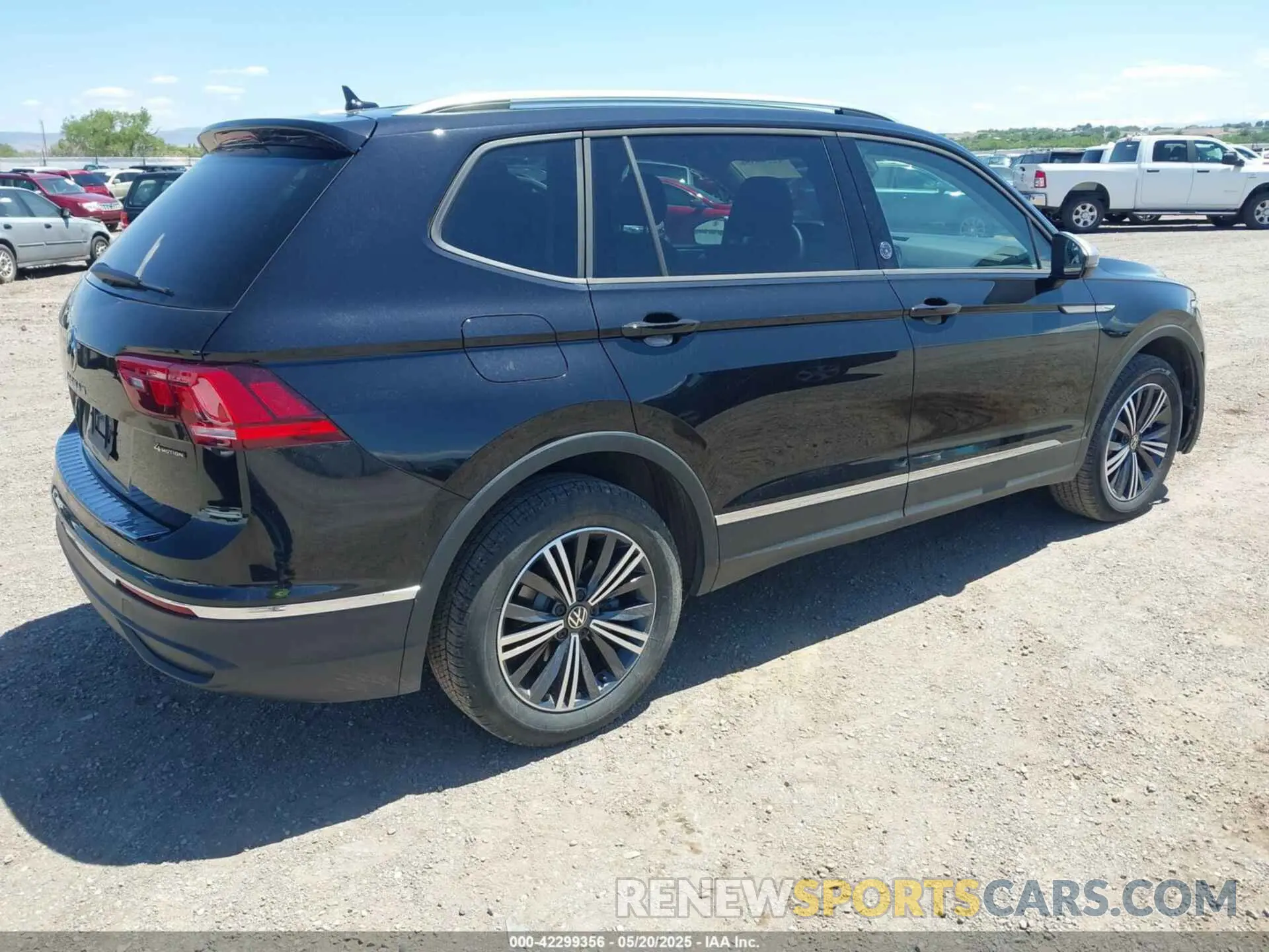 4 Photograph of a damaged car 3VV5B7AX7RM232983 VOLKSWAGEN TIGUAN 2024