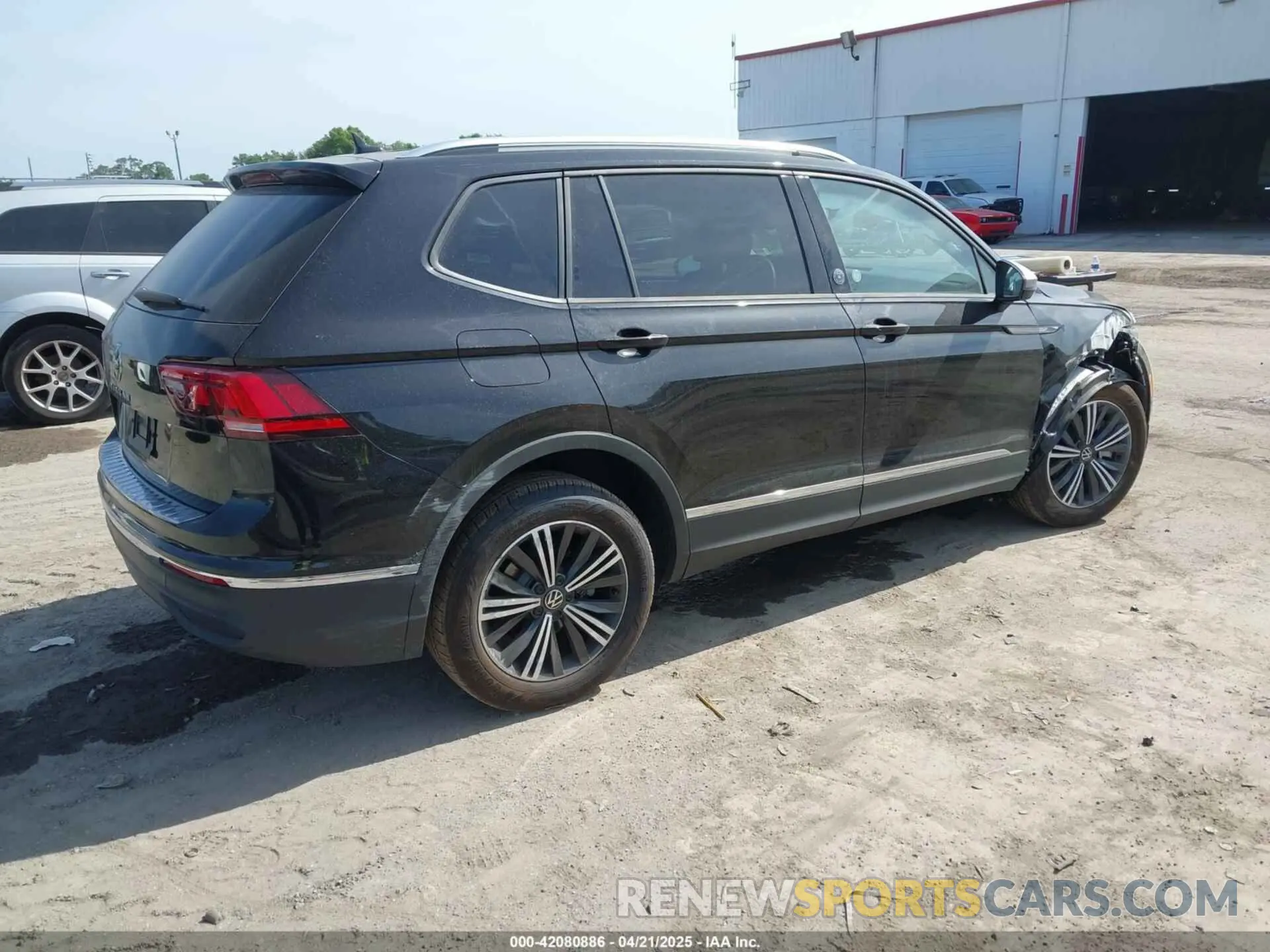 4 Photograph of a damaged car 3VV6B7AX1RM215178 VOLKSWAGEN TIGUAN 2024