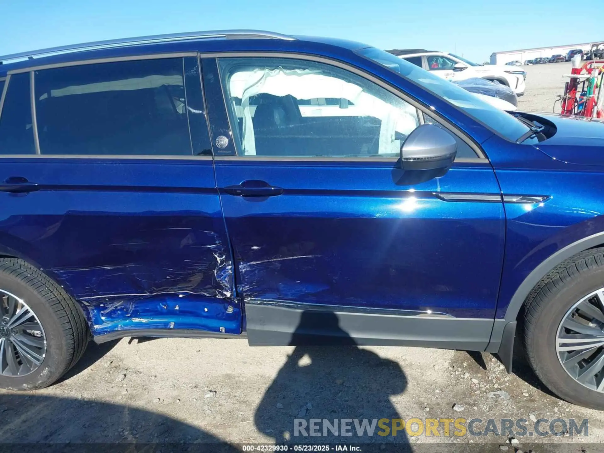 13 Photograph of a damaged car 3VV6B7AX5RM225695 VOLKSWAGEN TIGUAN 2024