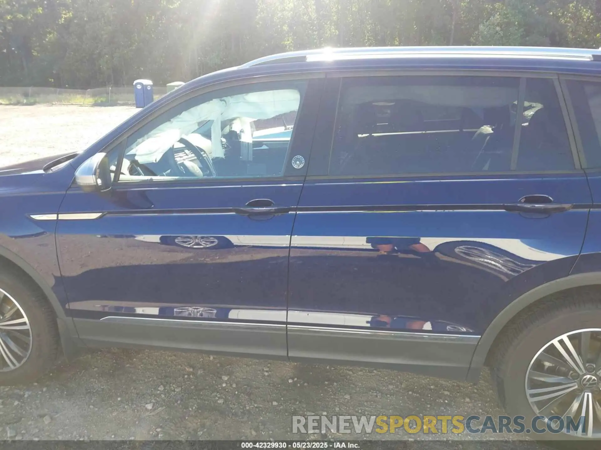 14 Photograph of a damaged car 3VV6B7AX5RM225695 VOLKSWAGEN TIGUAN 2024