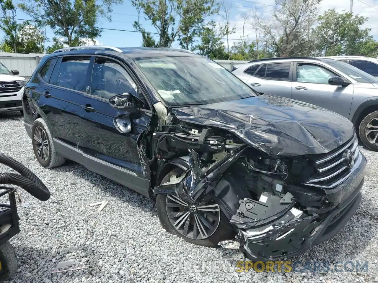 4 Photograph of a damaged car 3VV6B7AX6RM227665 VOLKSWAGEN TIGUAN 2024