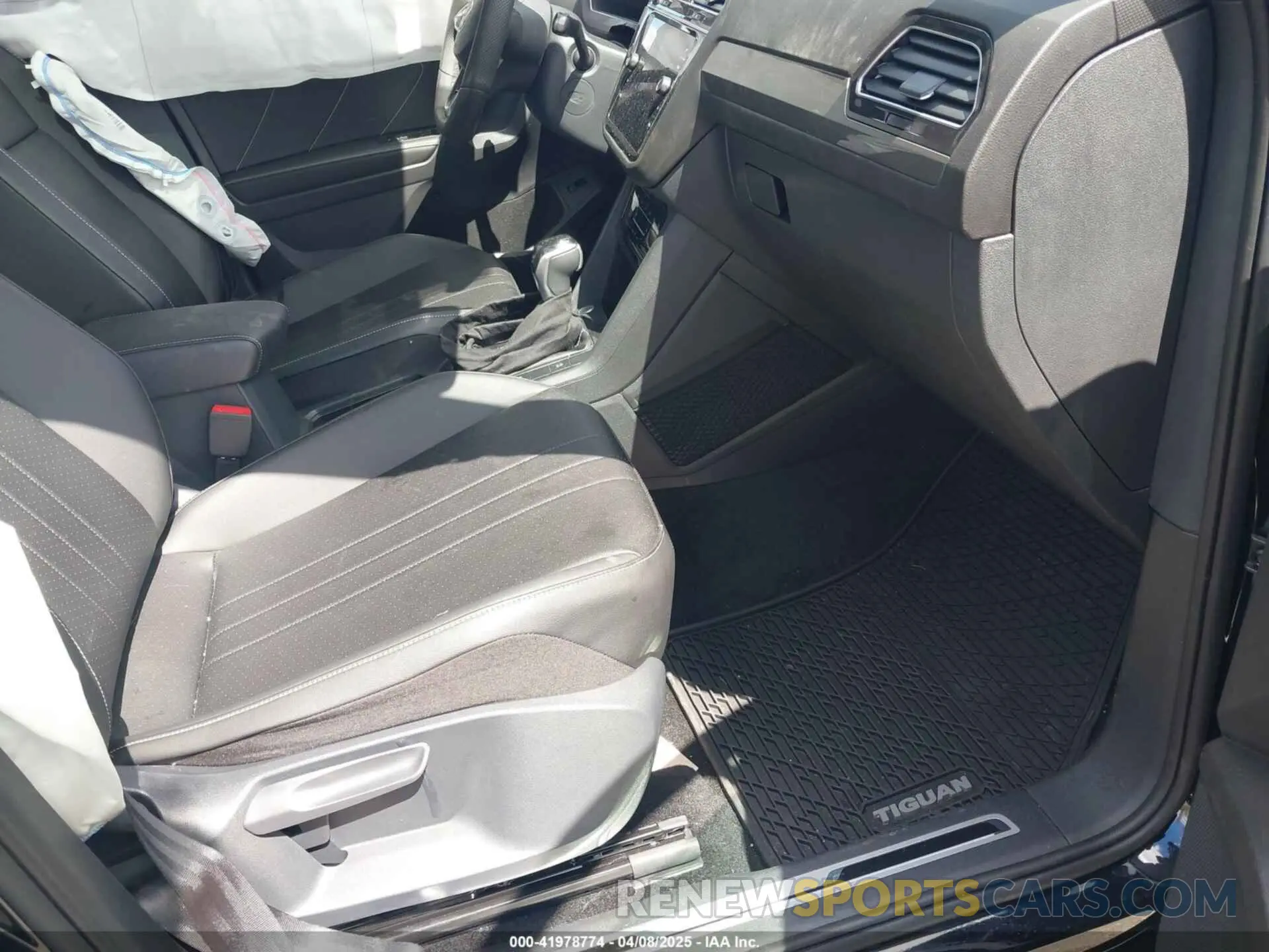 5 Photograph of a damaged car 3VV8B7AX0RM112035 VOLKSWAGEN TIGUAN 2024