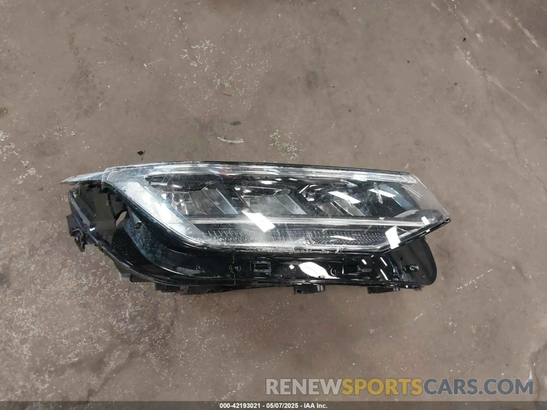 12 Photograph of a damaged car 3VV8B7AX0RM188502 VOLKSWAGEN TIGUAN 2024