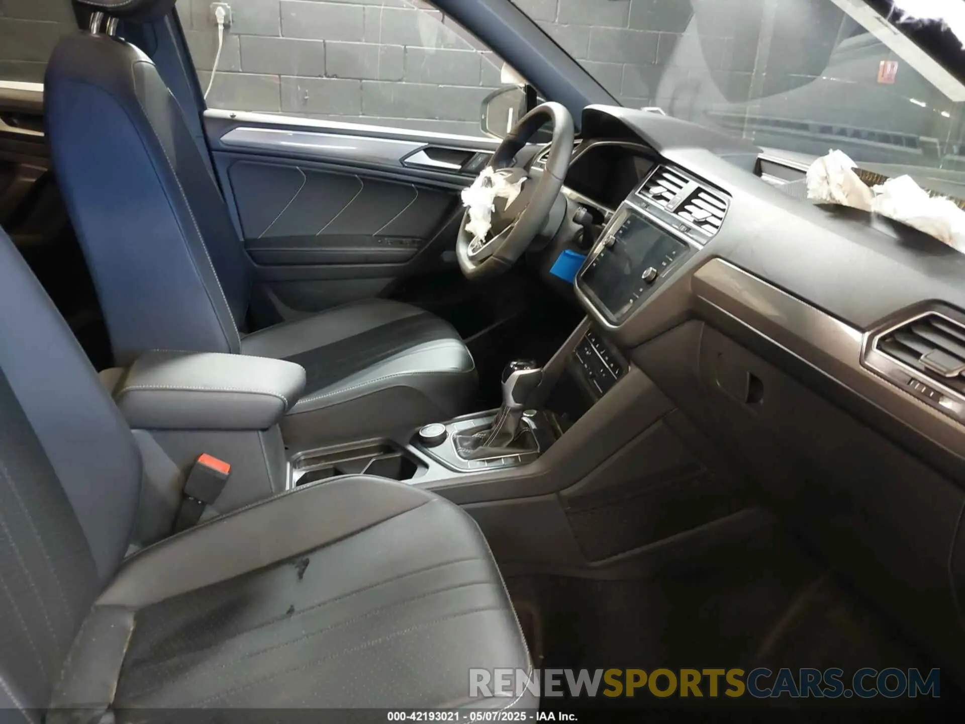 5 Photograph of a damaged car 3VV8B7AX0RM188502 VOLKSWAGEN TIGUAN 2024