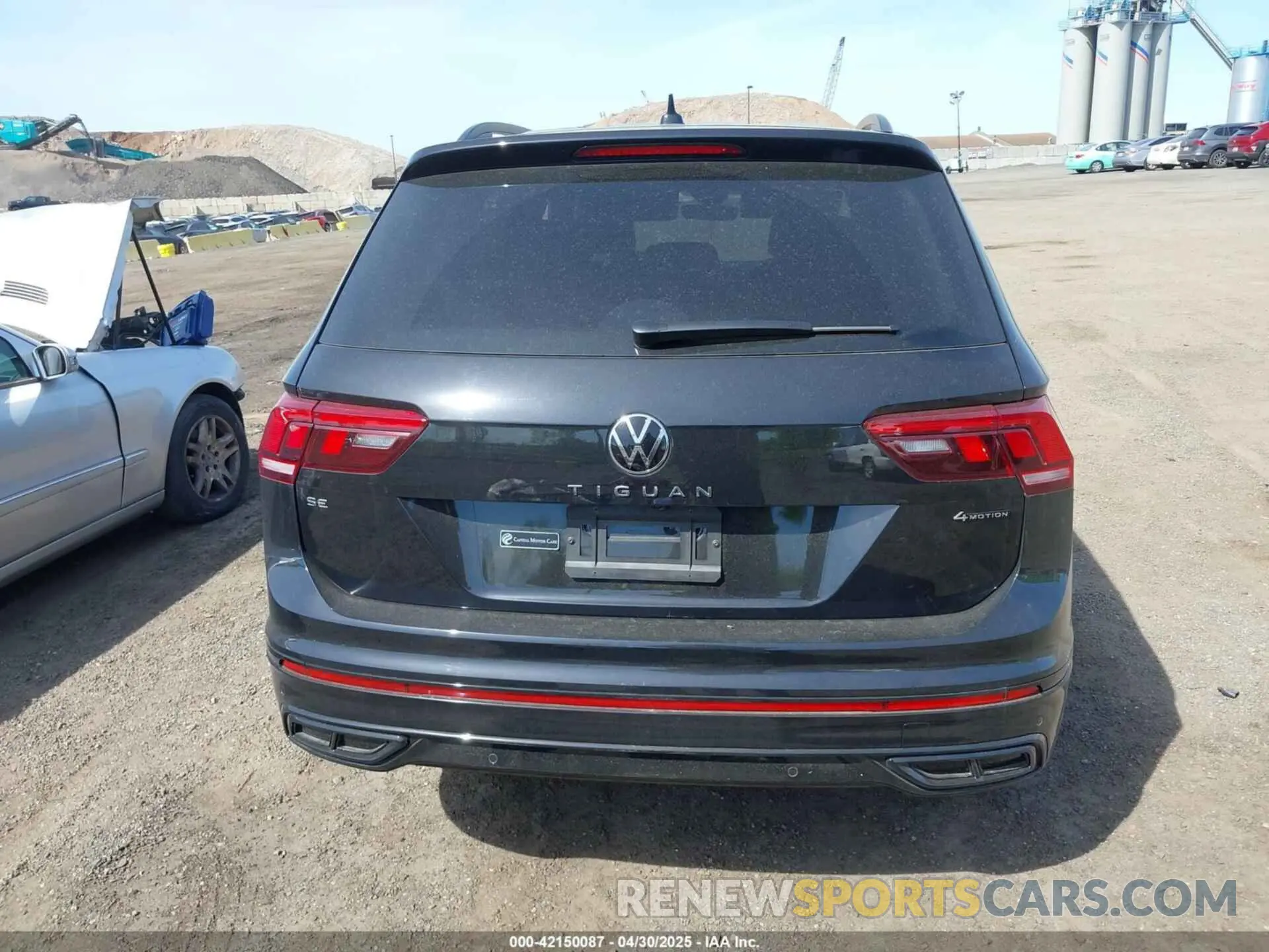 16 Photograph of a damaged car 3VV8B7AX0RM233518 VOLKSWAGEN TIGUAN 2024