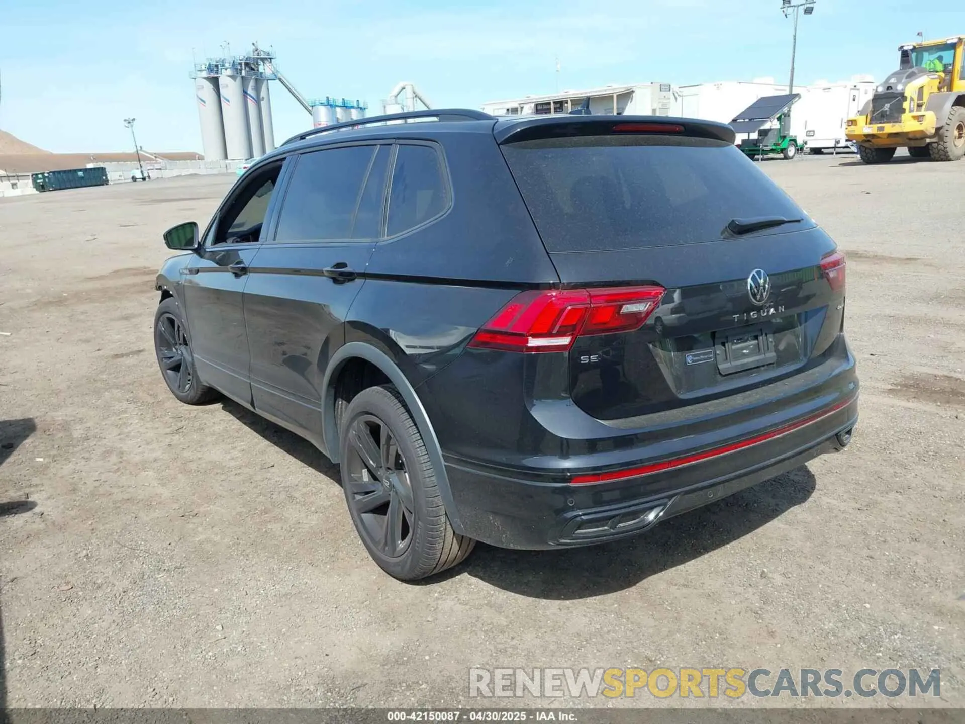 3 Photograph of a damaged car 3VV8B7AX0RM233518 VOLKSWAGEN TIGUAN 2024
