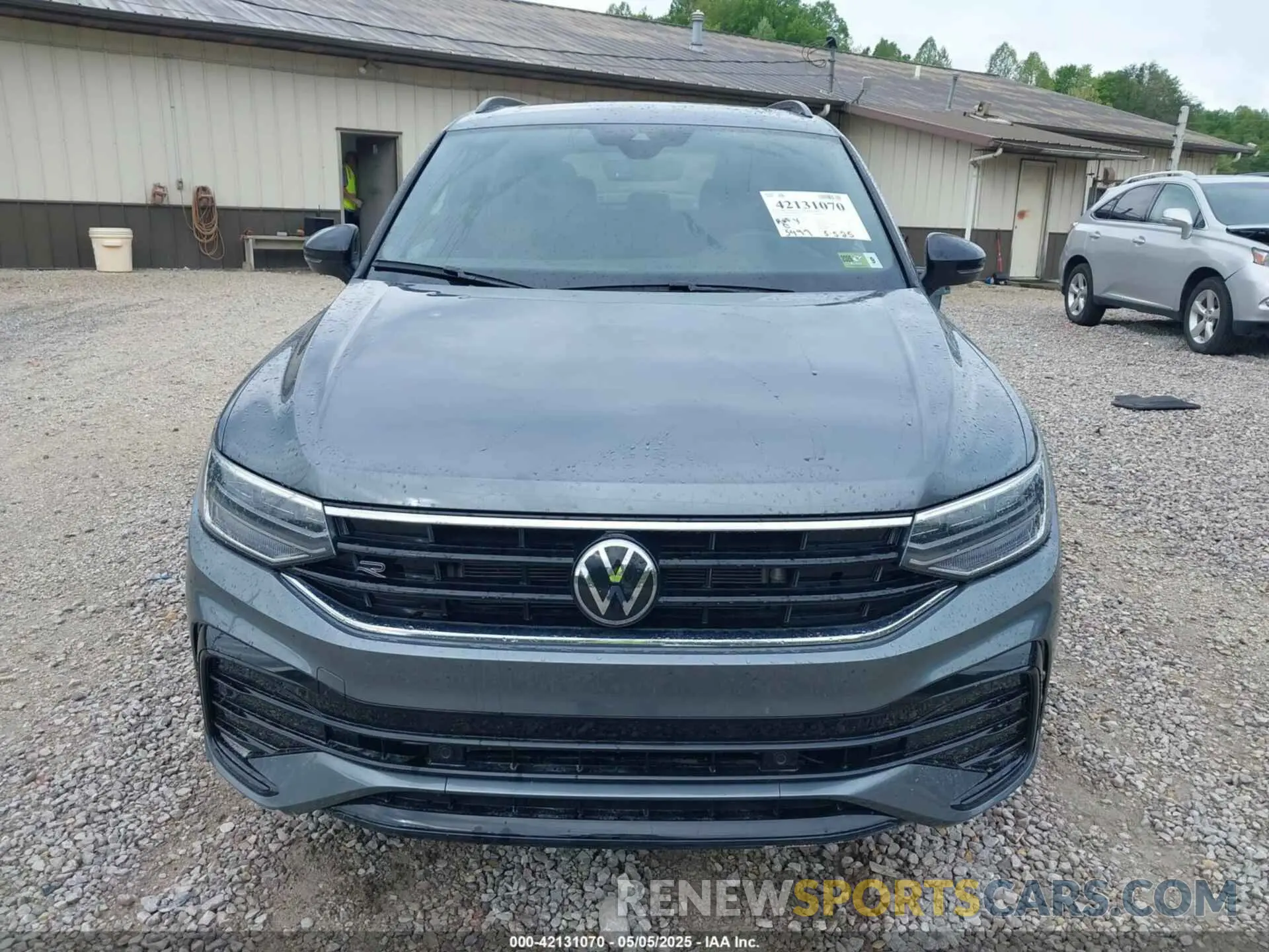 12 Photograph of a damaged car 3VV8B7AX1RM181025 VOLKSWAGEN TIGUAN 2024