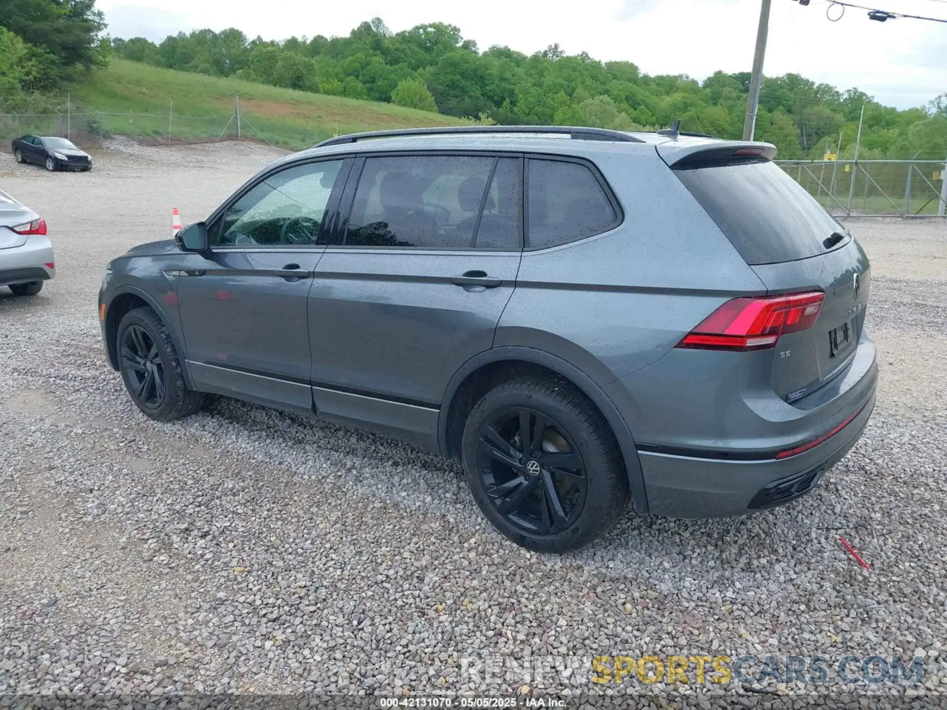 3 Photograph of a damaged car 3VV8B7AX1RM181025 VOLKSWAGEN TIGUAN 2024
