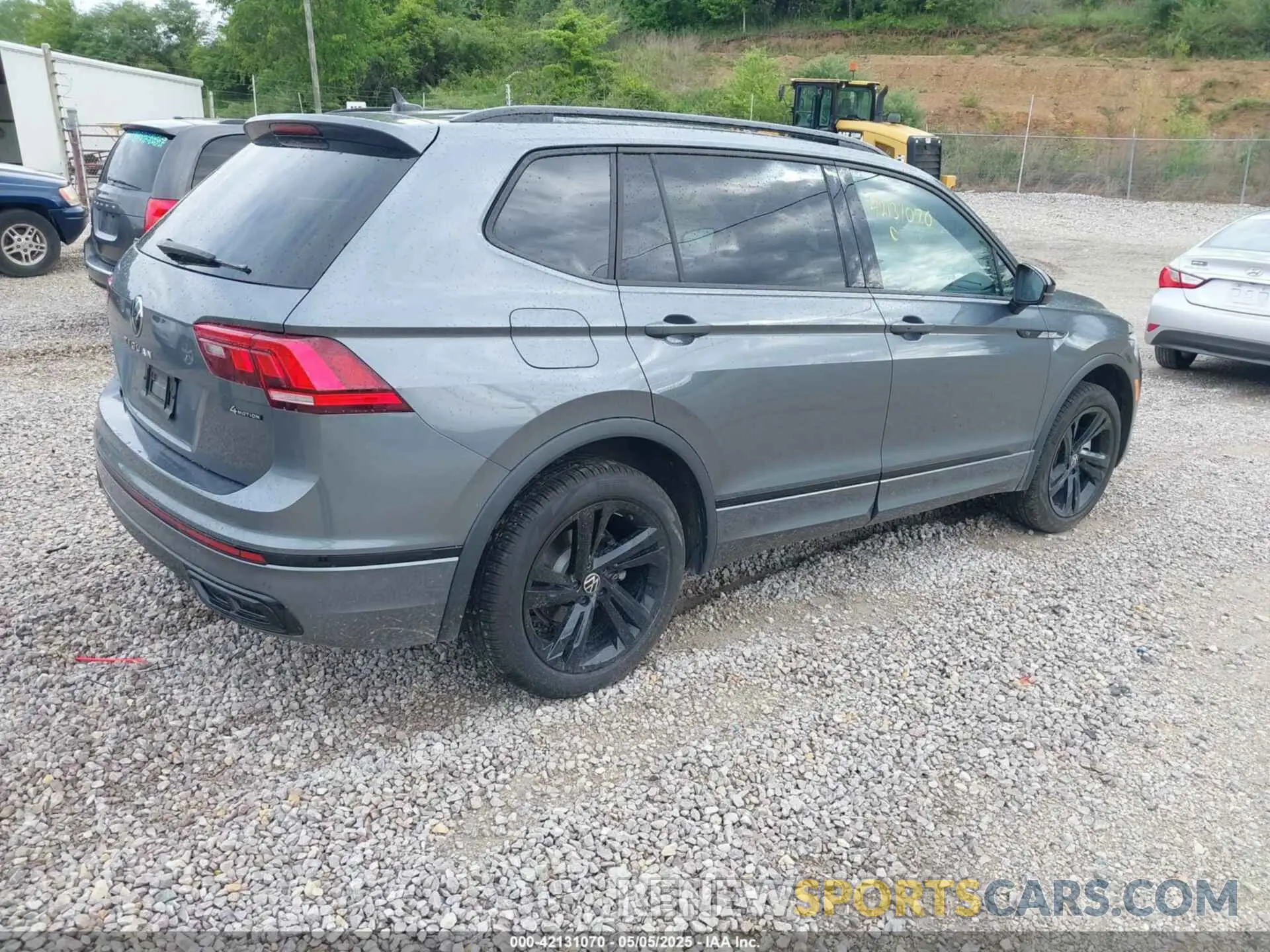 4 Photograph of a damaged car 3VV8B7AX1RM181025 VOLKSWAGEN TIGUAN 2024