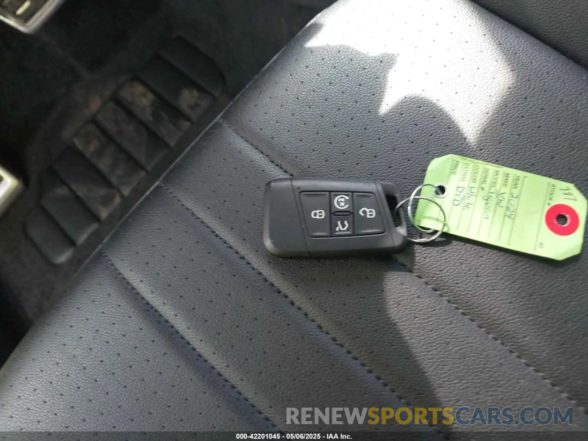 11 Photograph of a damaged car 3VV8B7AX2RM060780 VOLKSWAGEN TIGUAN 2024