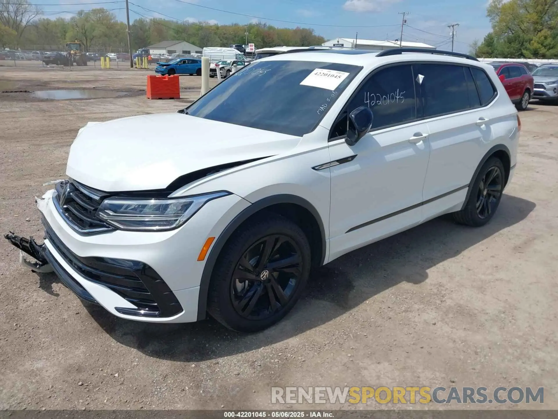 2 Photograph of a damaged car 3VV8B7AX2RM060780 VOLKSWAGEN TIGUAN 2024