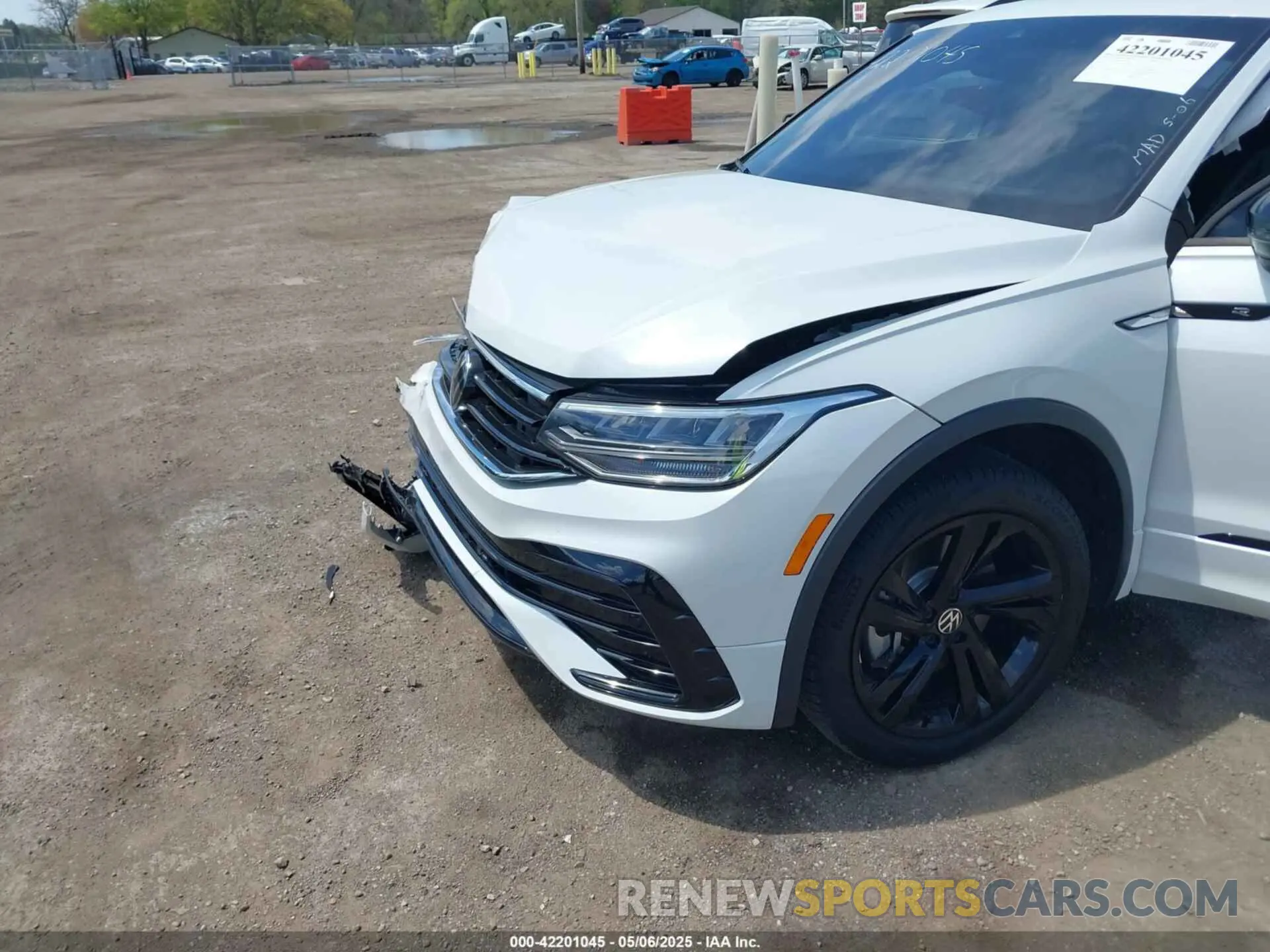 6 Photograph of a damaged car 3VV8B7AX2RM060780 VOLKSWAGEN TIGUAN 2024