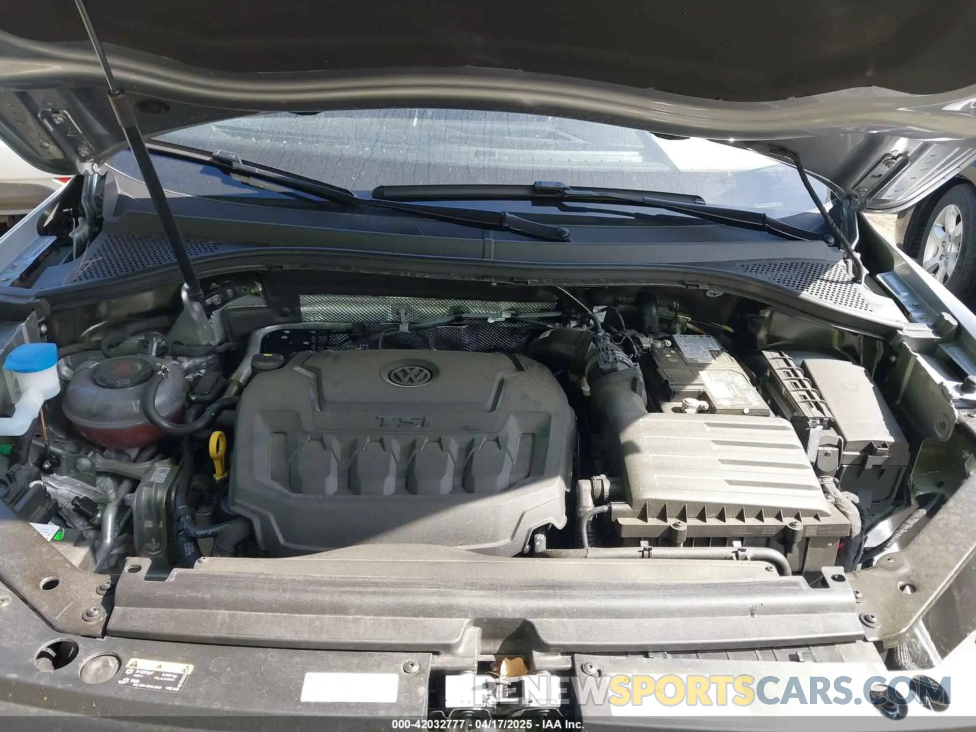 10 Photograph of a damaged car 3VV8B7AX3RM108710 VOLKSWAGEN TIGUAN 2024