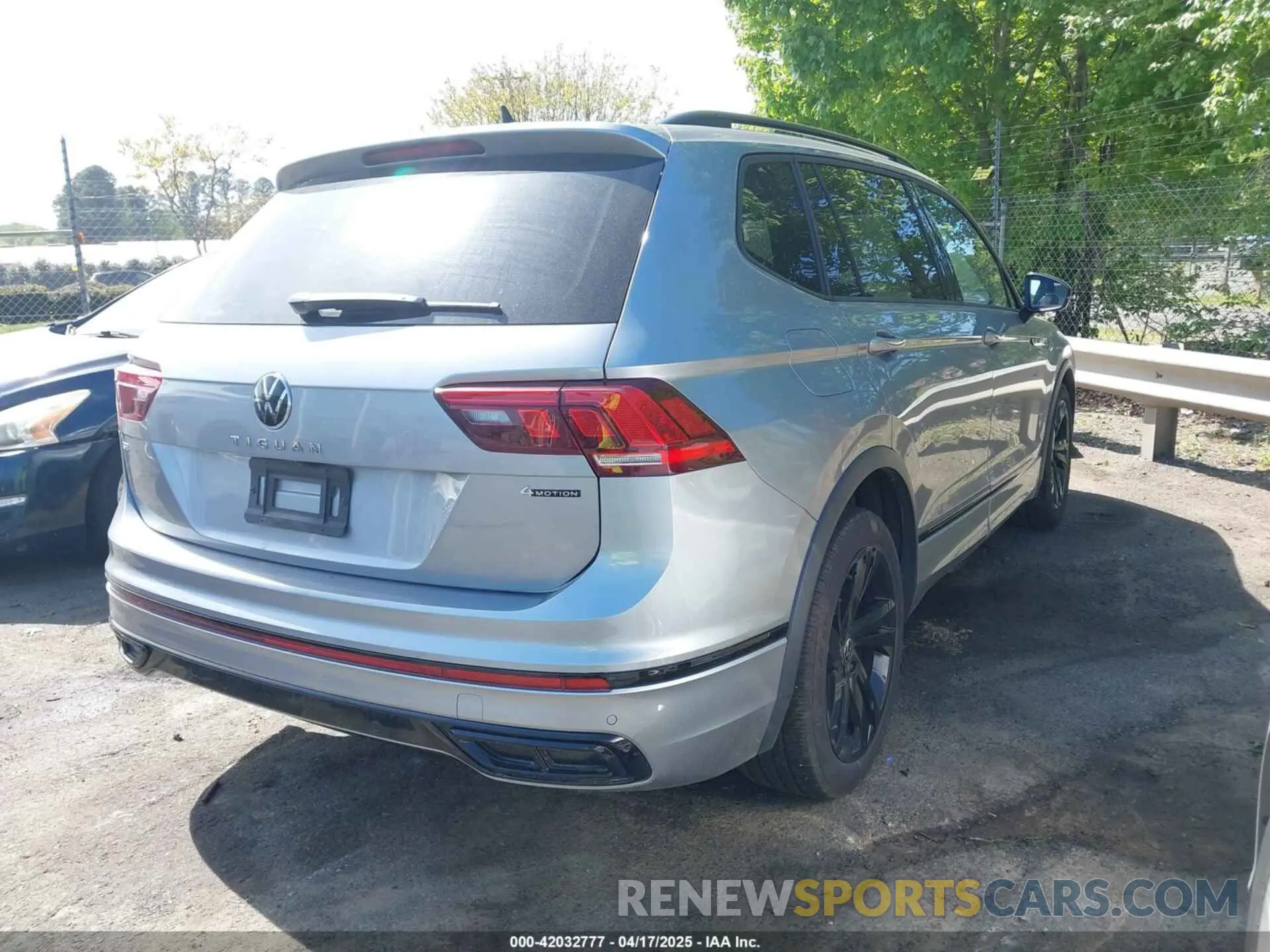 4 Photograph of a damaged car 3VV8B7AX3RM108710 VOLKSWAGEN TIGUAN 2024