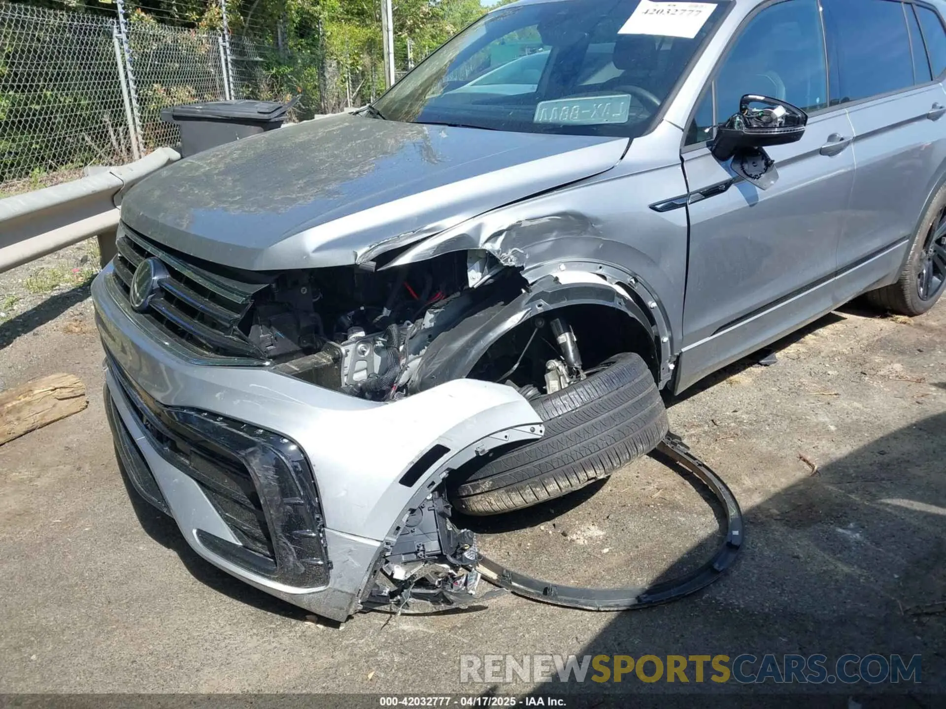 6 Photograph of a damaged car 3VV8B7AX3RM108710 VOLKSWAGEN TIGUAN 2024