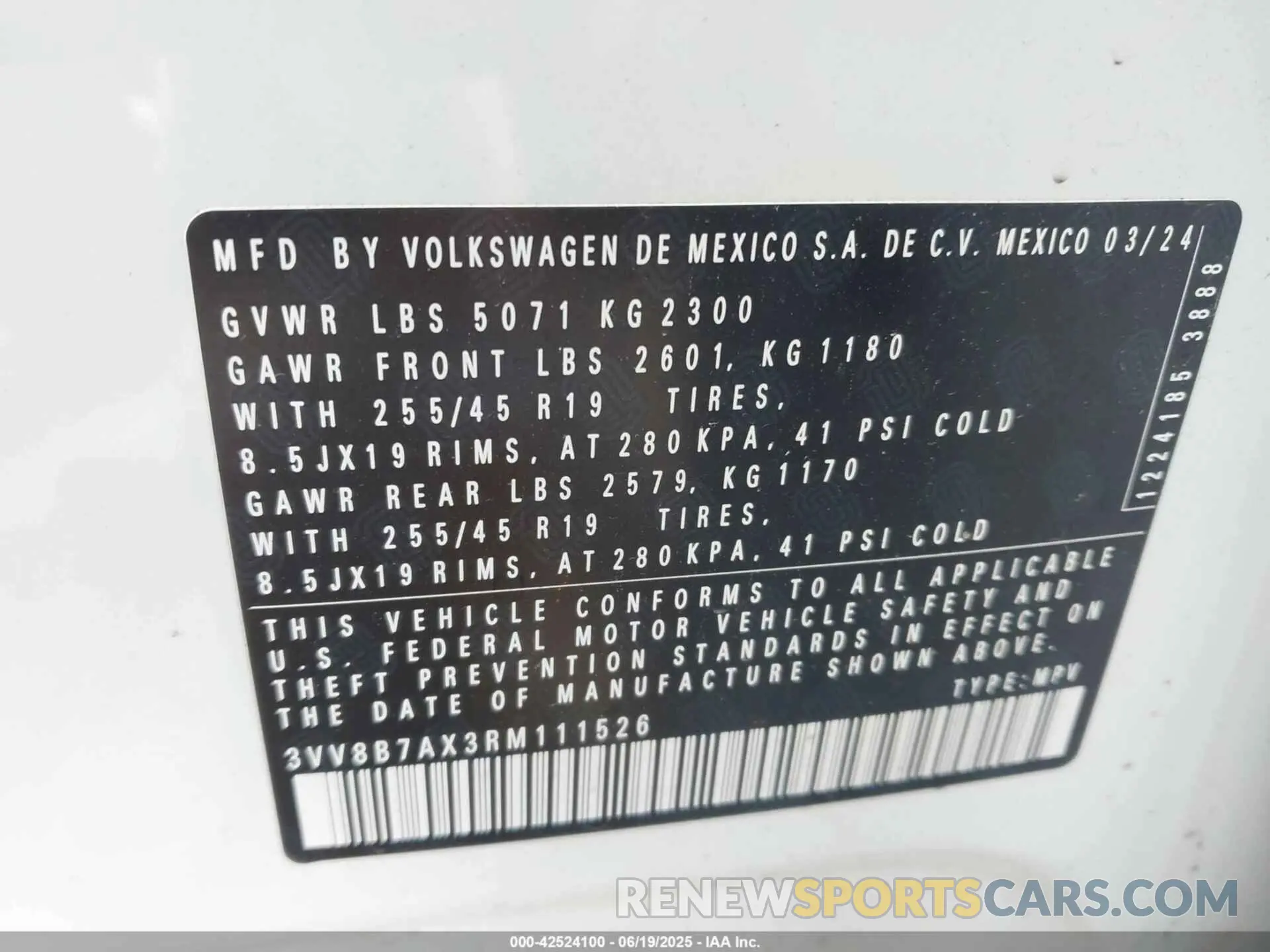 9 Photograph of a damaged car 3VV8B7AX3RM111526 VOLKSWAGEN TIGUAN 2024