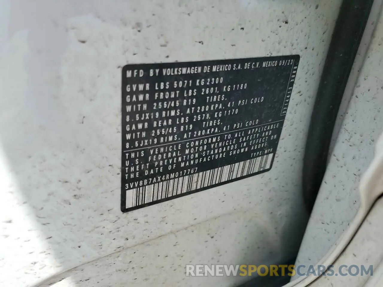 12 Photograph of a damaged car 3VV8B7AX4RM017767 VOLKSWAGEN TIGUAN 2024