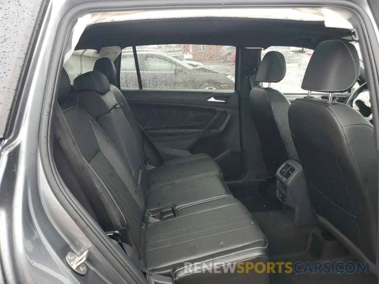 10 Photograph of a damaged car 3VV8B7AX4RM021480 VOLKSWAGEN TIGUAN 2024