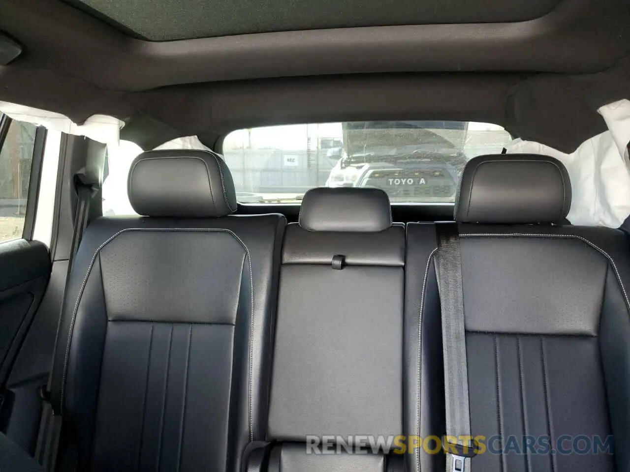 10 Photograph of a damaged car 3VV8B7AX4RM063972 VOLKSWAGEN TIGUAN 2024