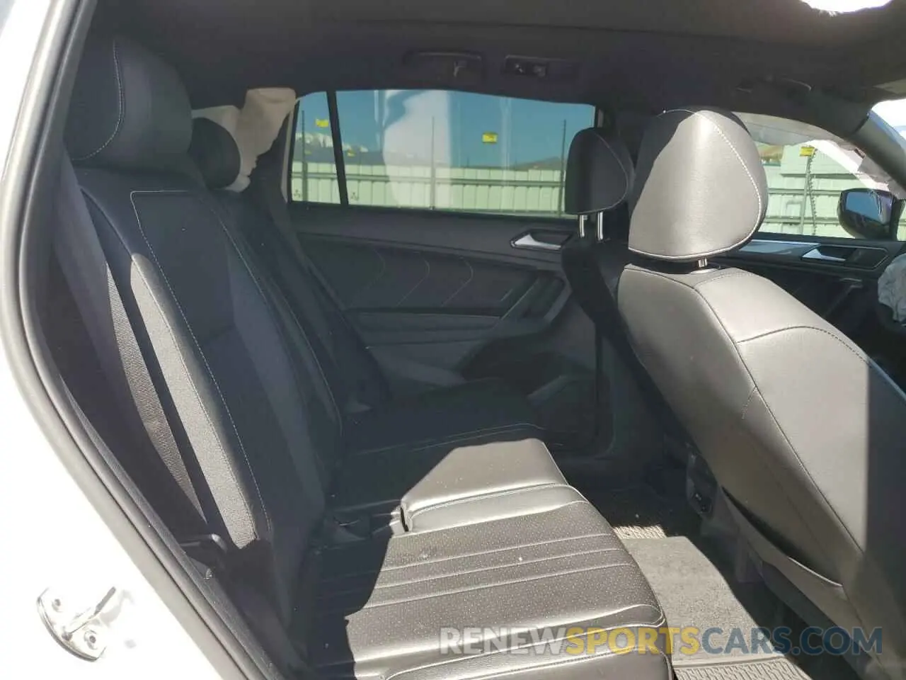 11 Photograph of a damaged car 3VV8B7AX4RM063972 VOLKSWAGEN TIGUAN 2024