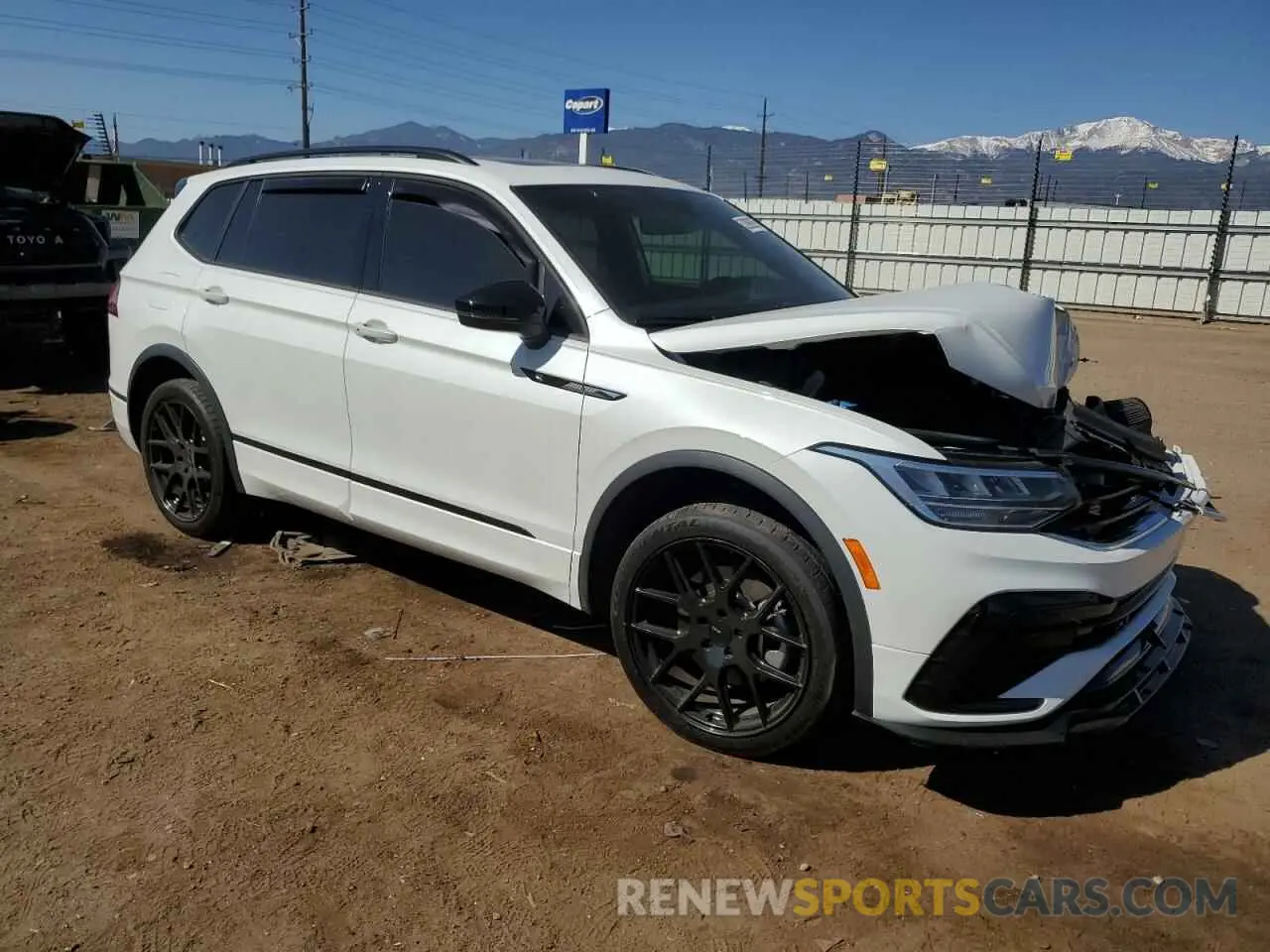 4 Photograph of a damaged car 3VV8B7AX4RM063972 VOLKSWAGEN TIGUAN 2024