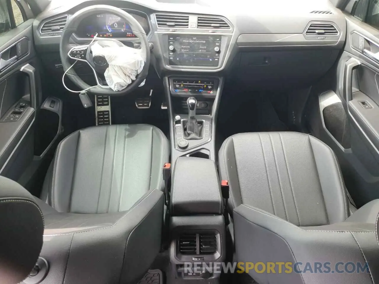 8 Photograph of a damaged car 3VV8B7AX4RM063972 VOLKSWAGEN TIGUAN 2024