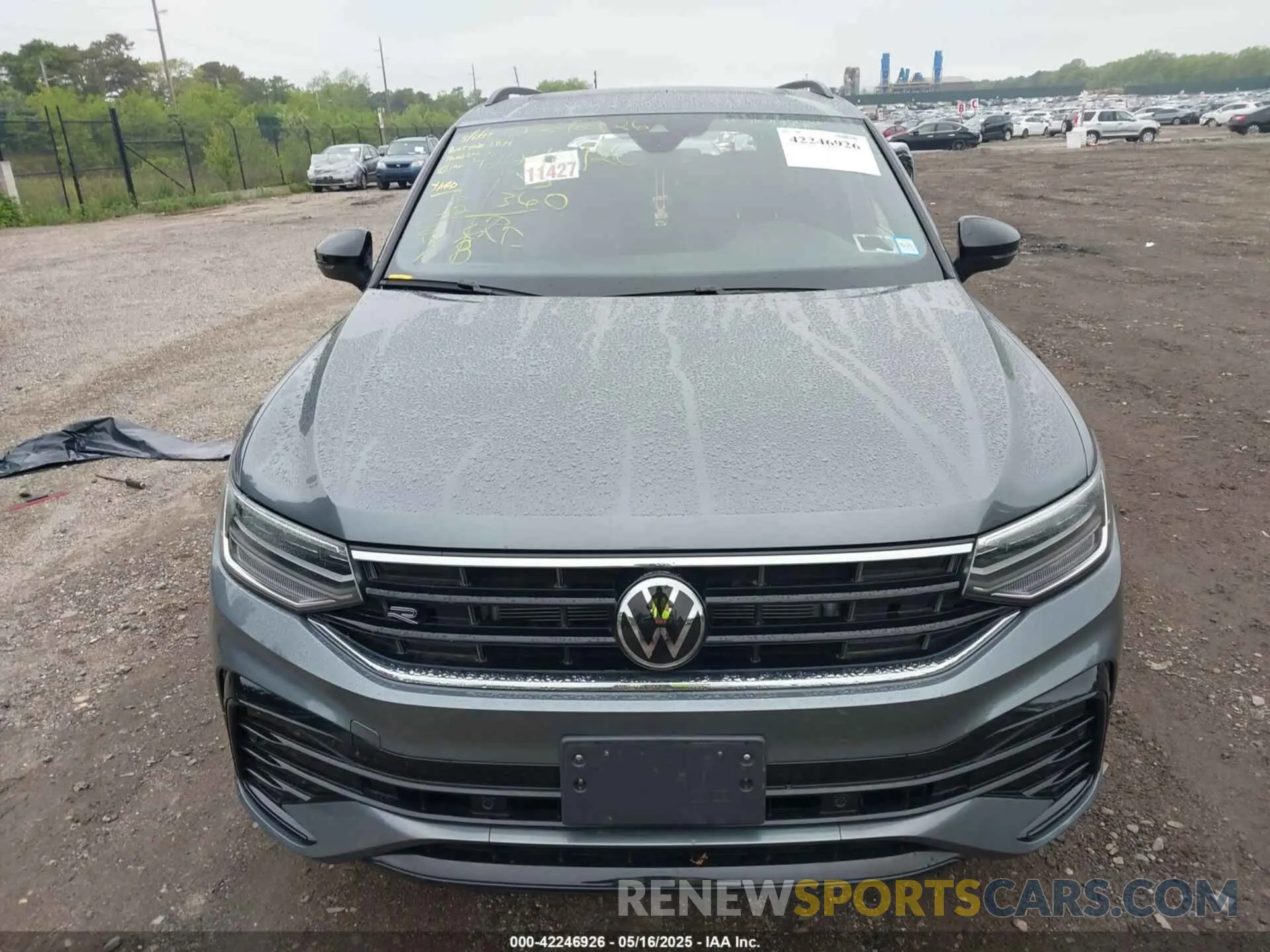 12 Photograph of a damaged car 3VV8B7AX4RM136788 VOLKSWAGEN TIGUAN 2024