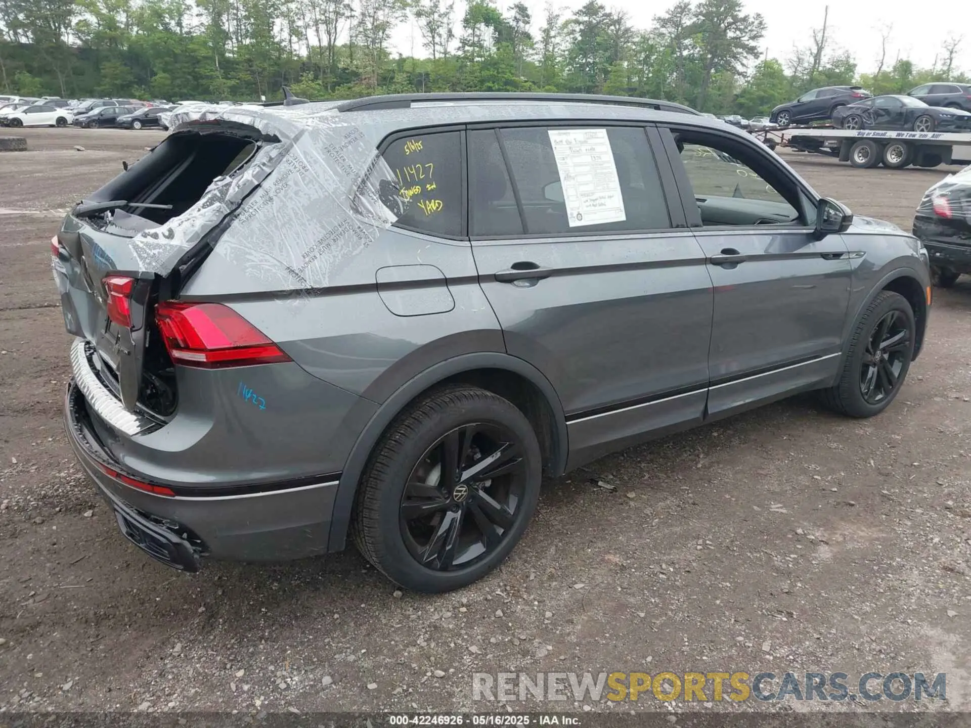 4 Photograph of a damaged car 3VV8B7AX4RM136788 VOLKSWAGEN TIGUAN 2024