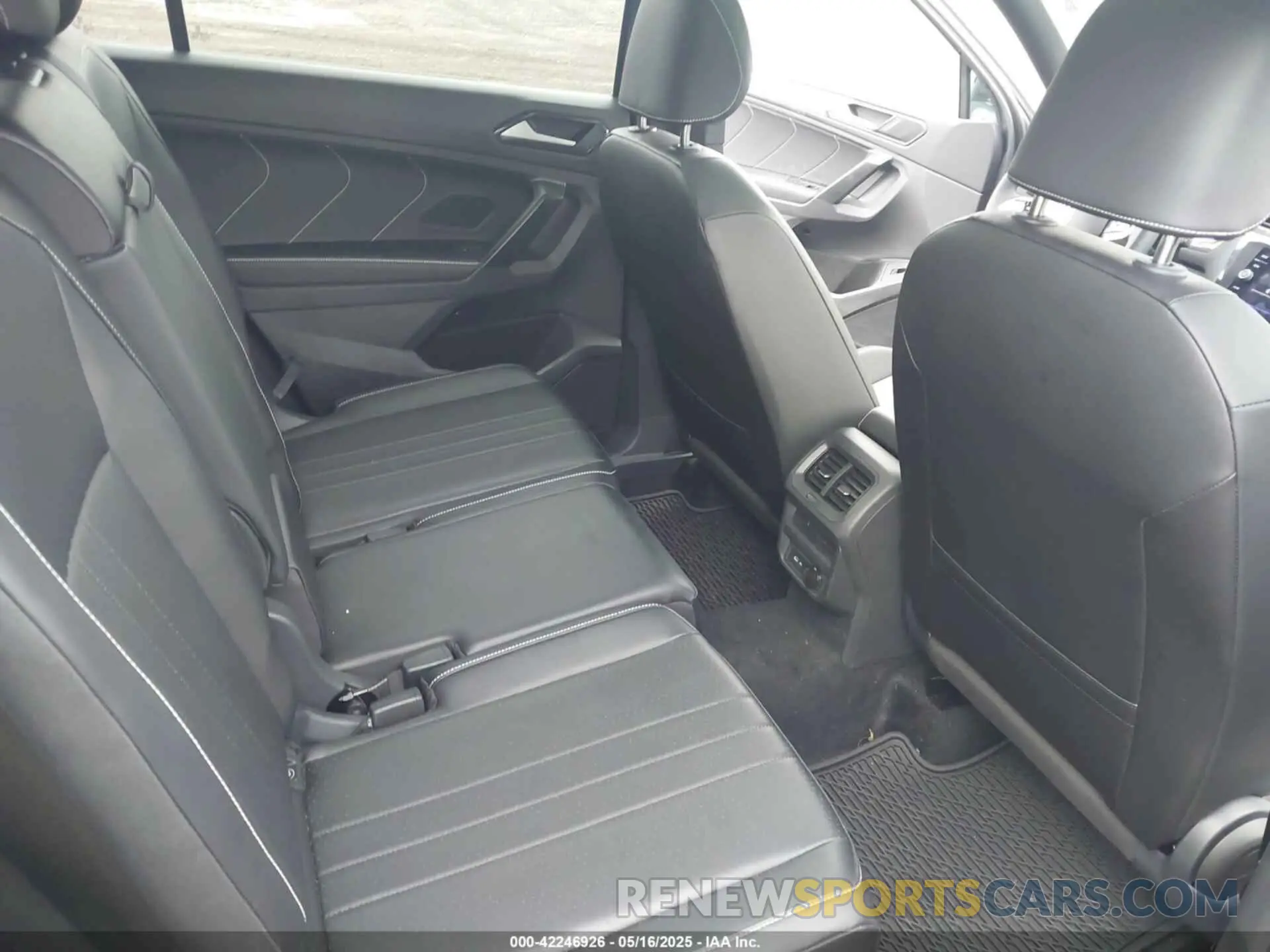 8 Photograph of a damaged car 3VV8B7AX4RM136788 VOLKSWAGEN TIGUAN 2024