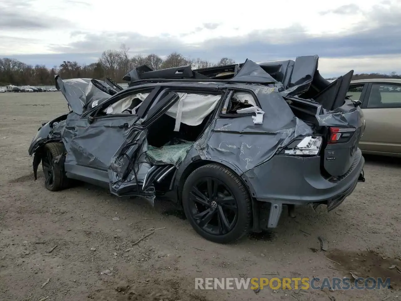 2 Photograph of a damaged car 3VV8B7AX4RM175123 VOLKSWAGEN TIGUAN 2024