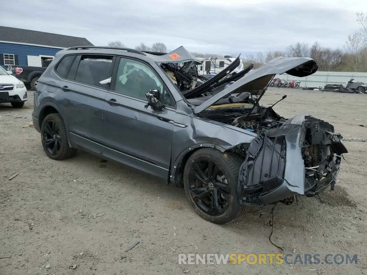 4 Photograph of a damaged car 3VV8B7AX4RM175123 VOLKSWAGEN TIGUAN 2024