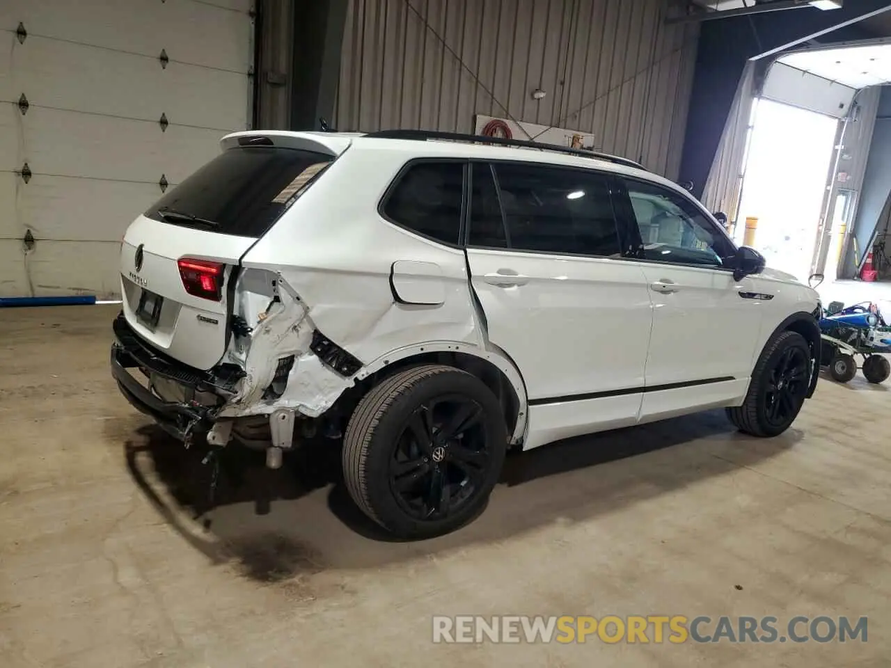 3 Photograph of a damaged car 3VV8B7AX5RM090744 VOLKSWAGEN TIGUAN 2024