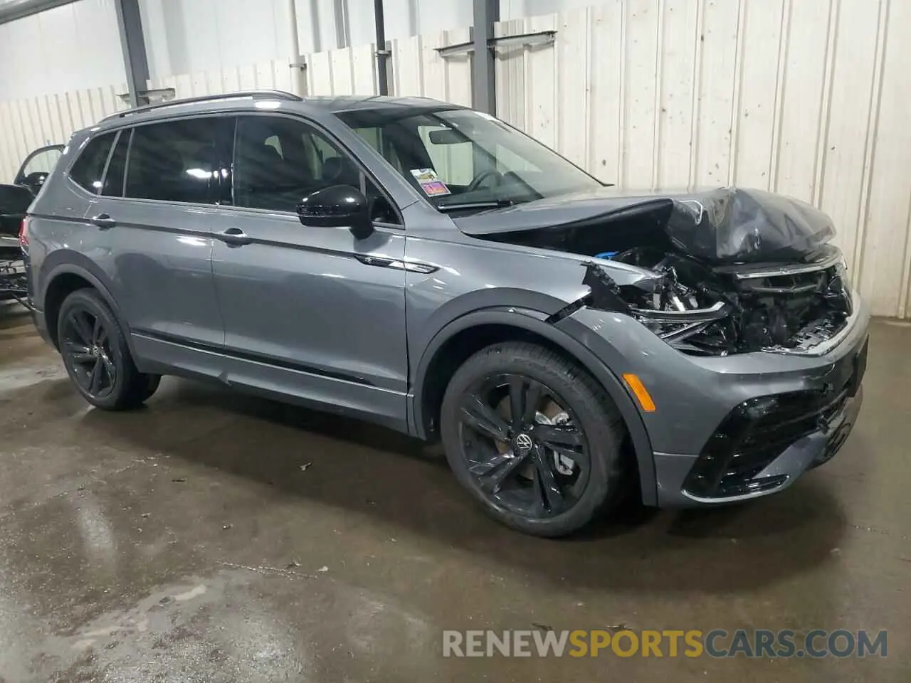4 Photograph of a damaged car 3VV8B7AX5RM200935 VOLKSWAGEN TIGUAN 2024