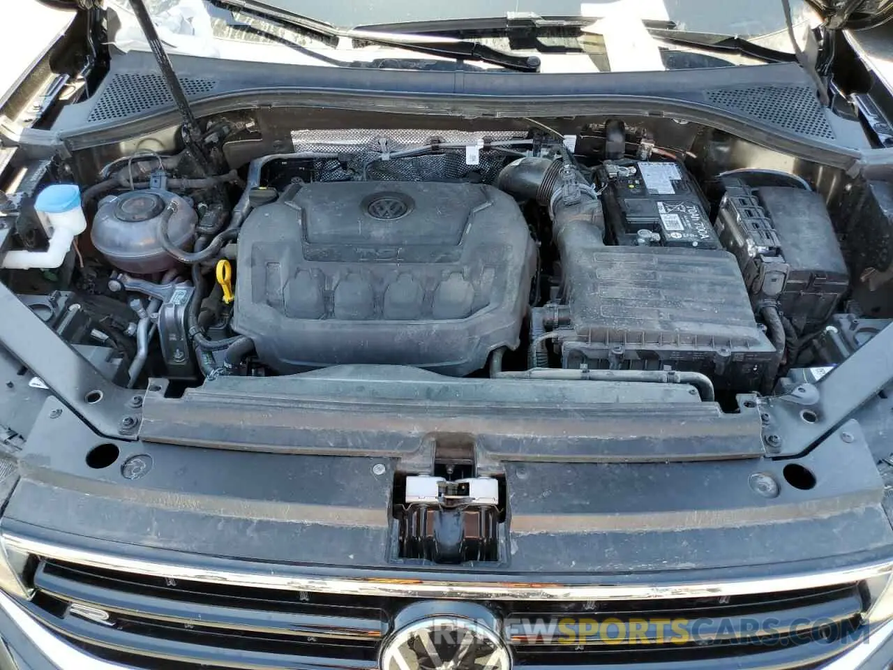 12 Photograph of a damaged car 3VV8B7AX6RM170005 VOLKSWAGEN TIGUAN 2024