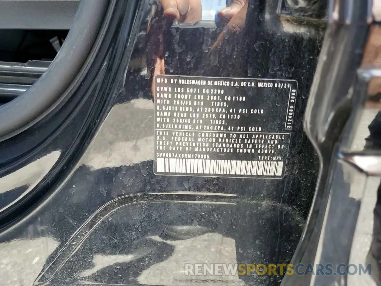 13 Photograph of a damaged car 3VV8B7AX6RM170005 VOLKSWAGEN TIGUAN 2024
