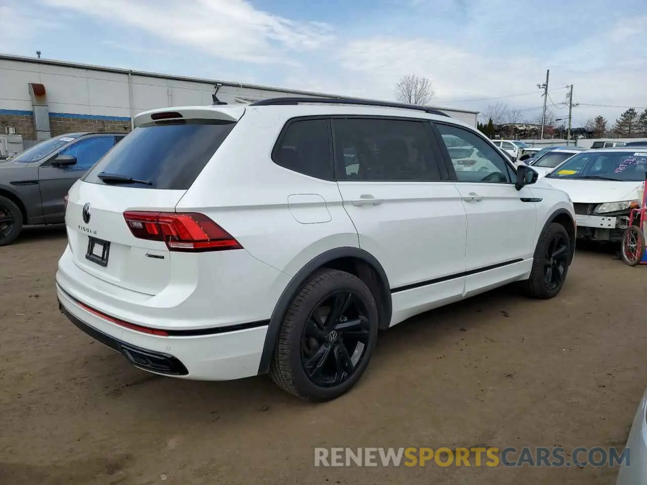 3 Photograph of a damaged car 3VV8B7AX6RM198337 VOLKSWAGEN TIGUAN 2024
