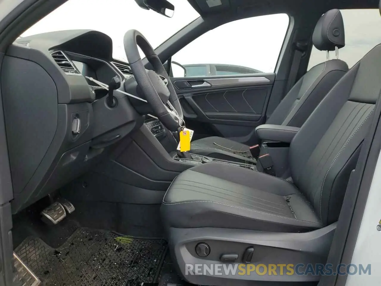 7 Photograph of a damaged car 3VV8B7AX6RM198337 VOLKSWAGEN TIGUAN 2024