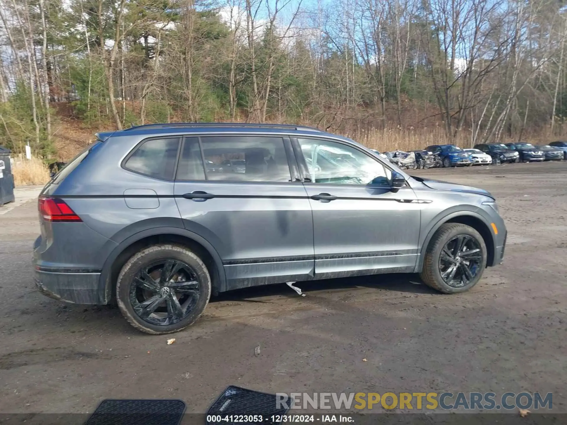 13 Photograph of a damaged car 3VV8B7AX7RM060631 VOLKSWAGEN TIGUAN 2024