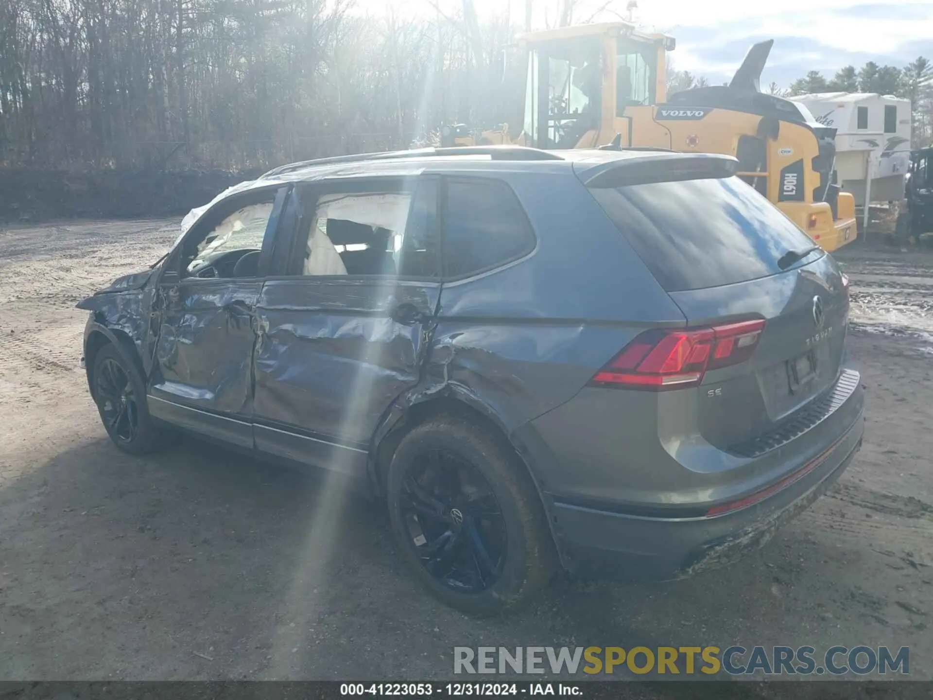 3 Photograph of a damaged car 3VV8B7AX7RM060631 VOLKSWAGEN TIGUAN 2024