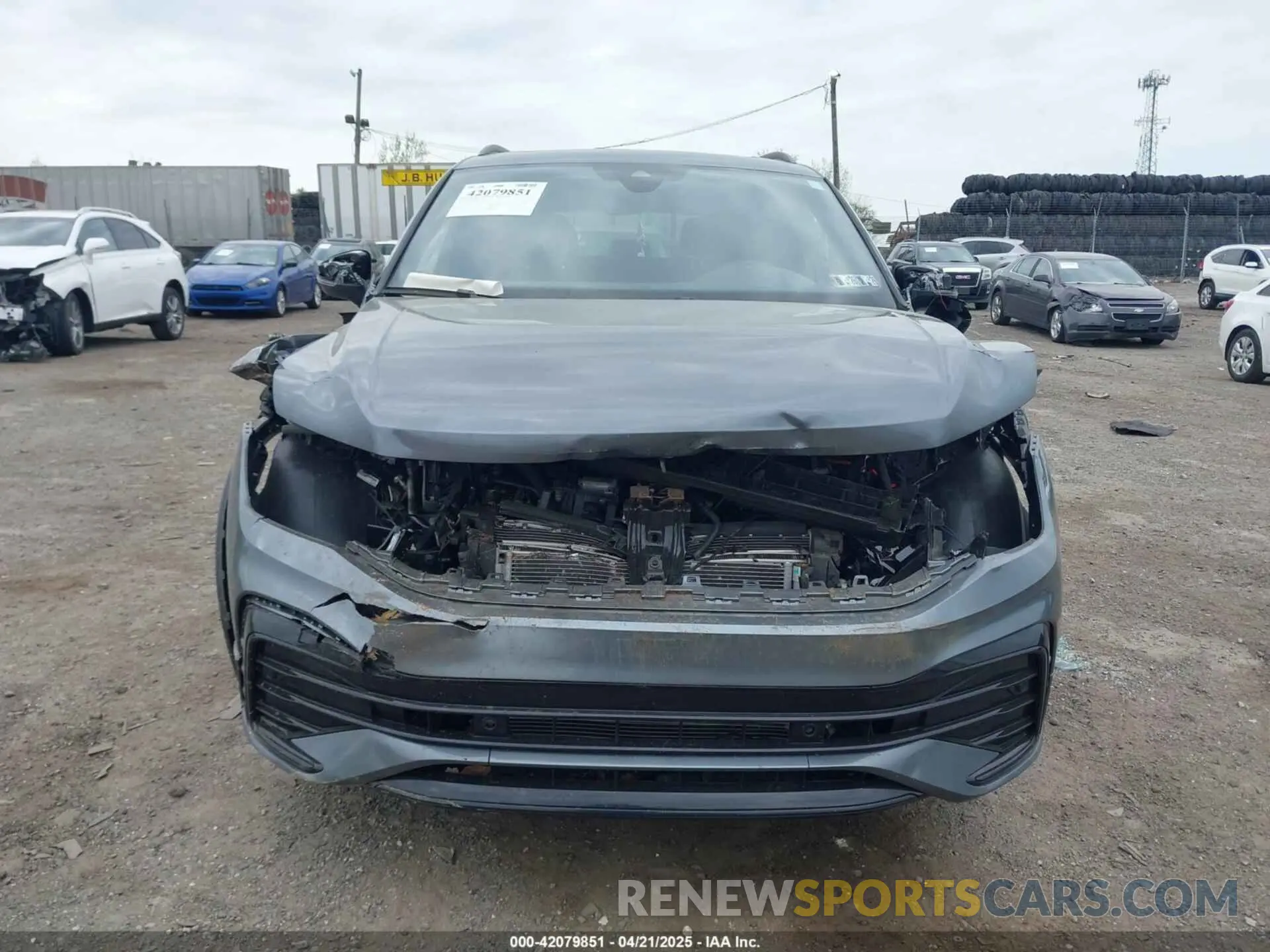 11 Photograph of a damaged car 3VV8B7AX7RM081396 VOLKSWAGEN TIGUAN 2024