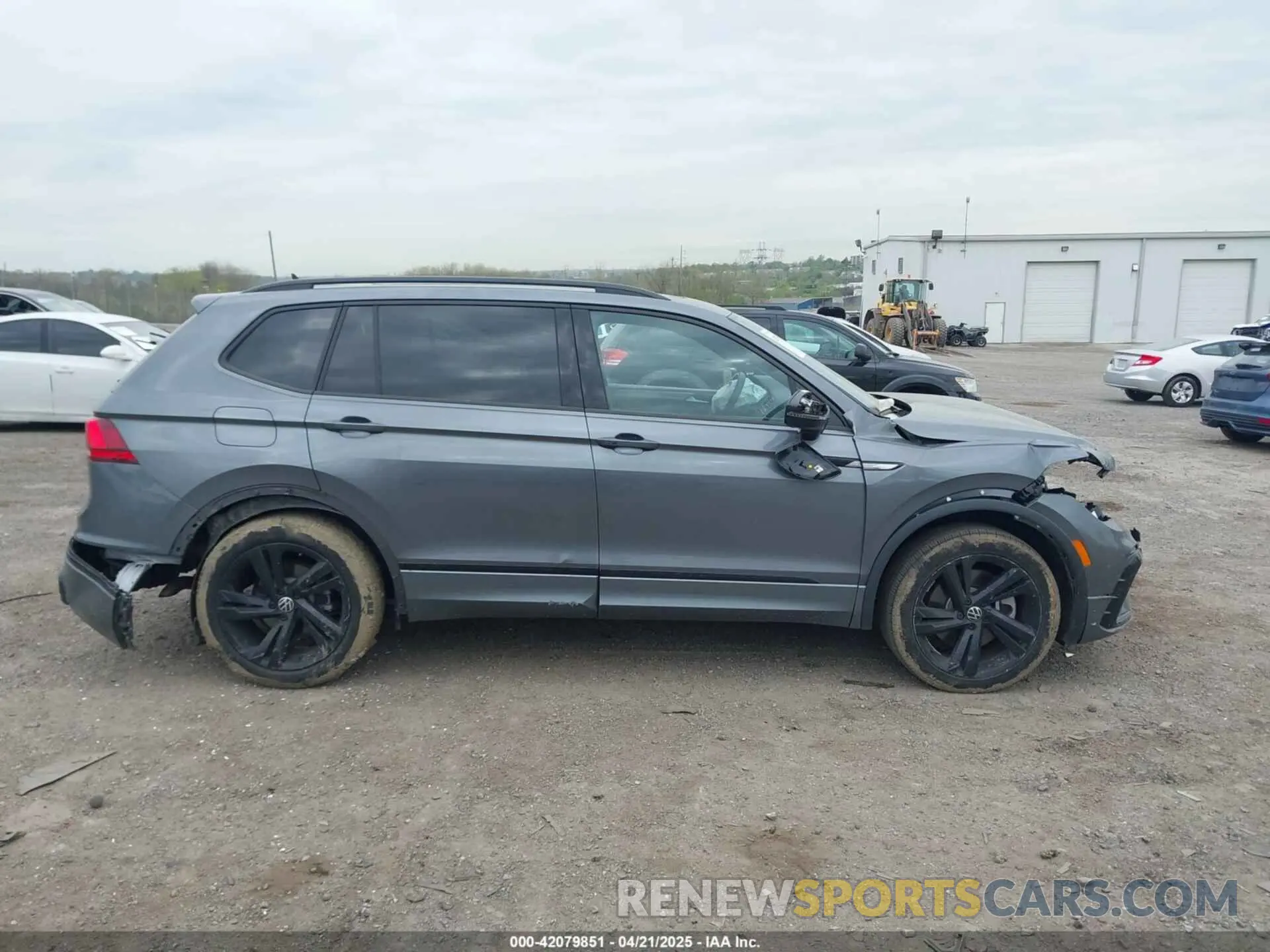 12 Photograph of a damaged car 3VV8B7AX7RM081396 VOLKSWAGEN TIGUAN 2024