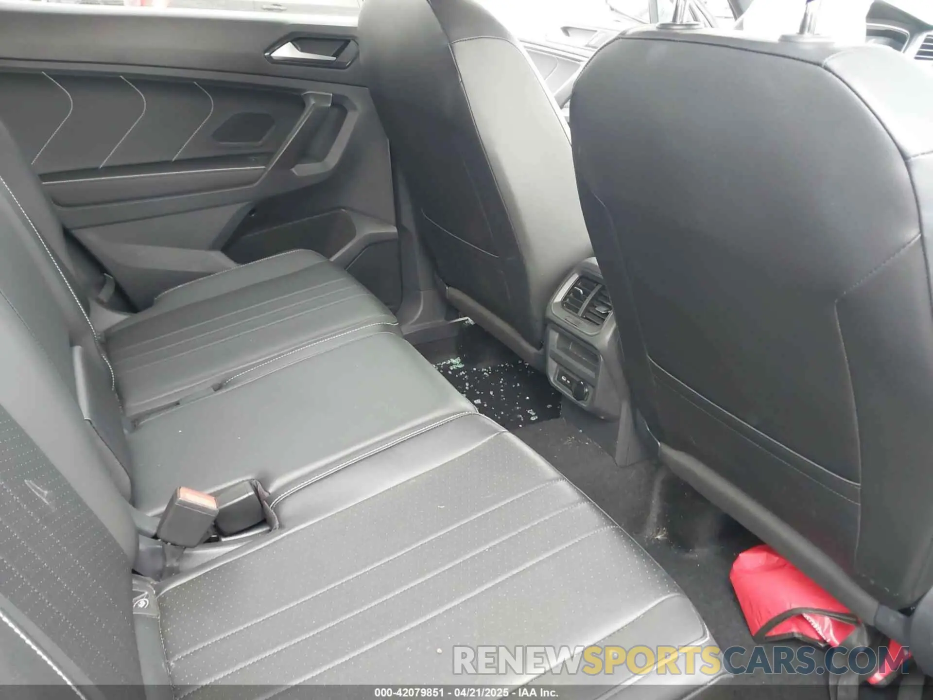 8 Photograph of a damaged car 3VV8B7AX7RM081396 VOLKSWAGEN TIGUAN 2024