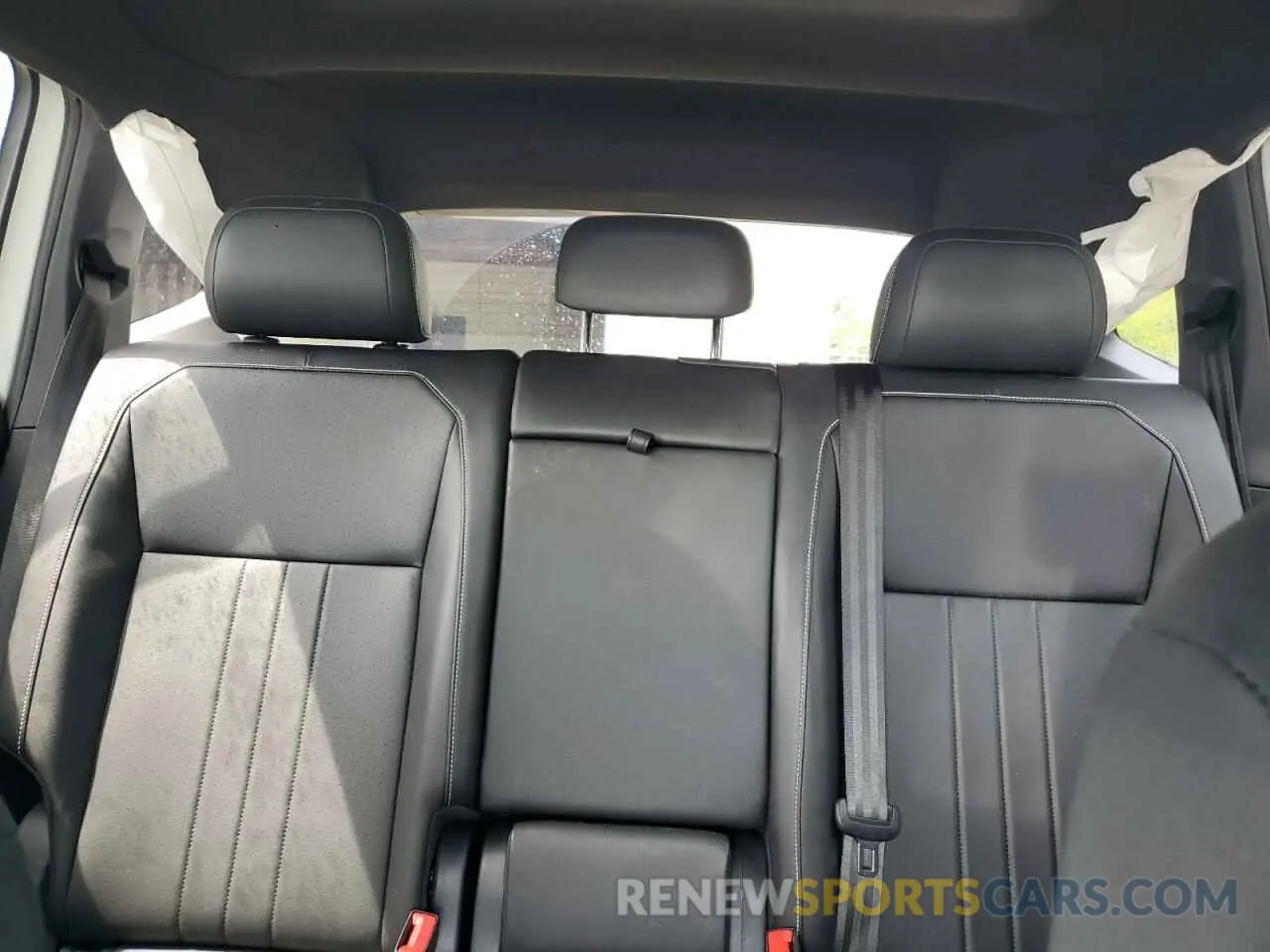 10 Photograph of a damaged car 3VV8B7AX7RM117751 VOLKSWAGEN TIGUAN 2024