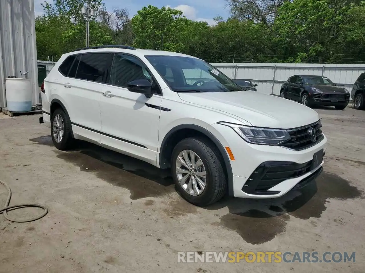 4 Photograph of a damaged car 3VV8B7AX7RM117751 VOLKSWAGEN TIGUAN 2024