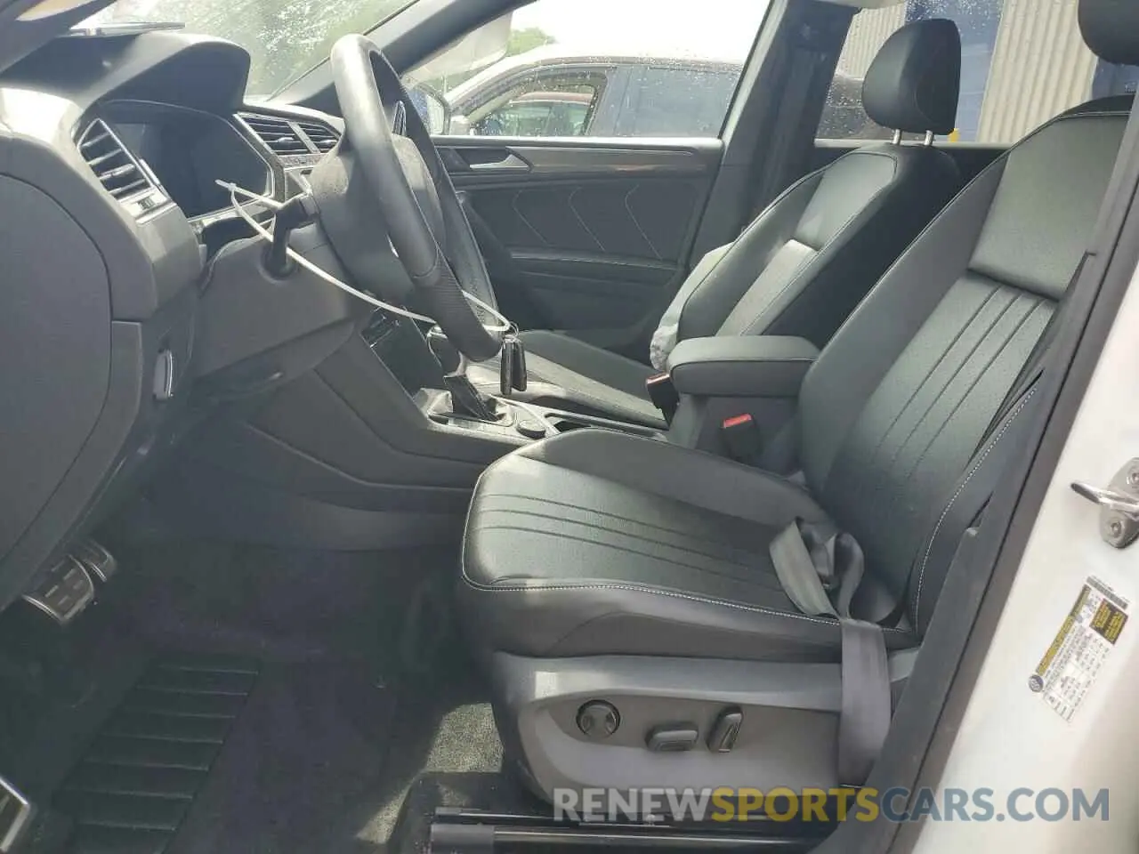 7 Photograph of a damaged car 3VV8B7AX7RM117751 VOLKSWAGEN TIGUAN 2024