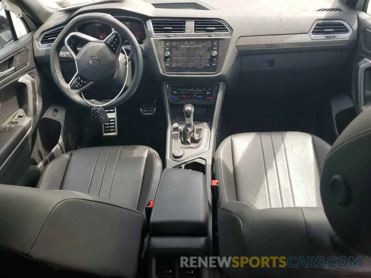 8 Photograph of a damaged car 3VV8B7AX7RM117751 VOLKSWAGEN TIGUAN 2024