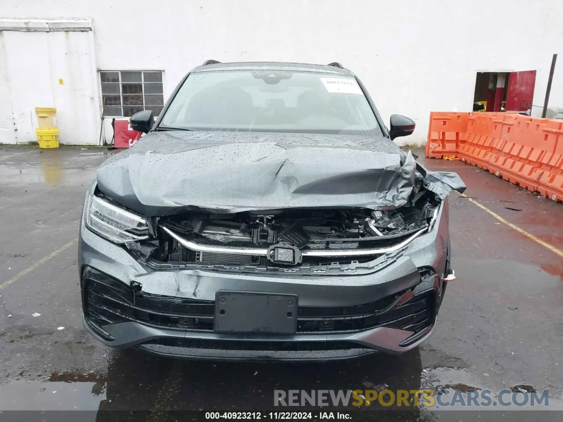12 Photograph of a damaged car 3VV8B7AX8RM141105 VOLKSWAGEN TIGUAN 2024