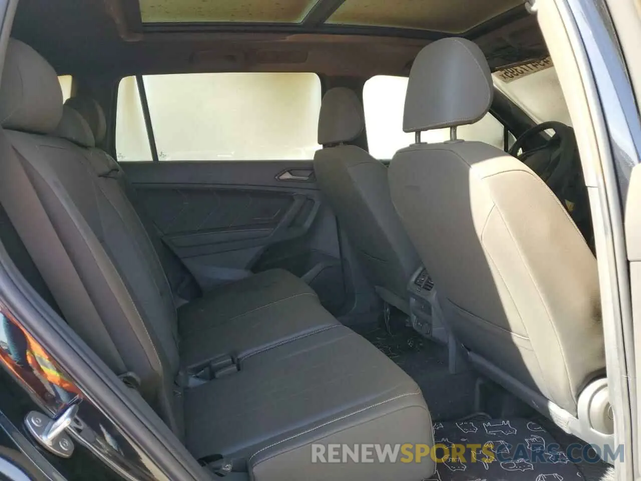 11 Photograph of a damaged car 3VV8B7AX8RM232326 VOLKSWAGEN TIGUAN 2024